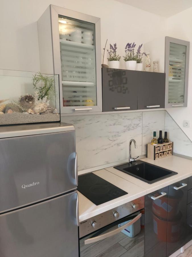 Apartmant Bionda Novi Vinodolski, Cozy And Nice Apartment For 4 People In The City Center Buitenkant foto