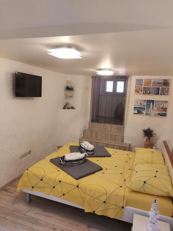 Apartmant Bionda Novi Vinodolski, Cozy And Nice Apartment For 4 People In The City Center Buitenkant foto