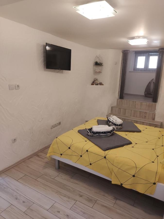 Apartmant Bionda Novi Vinodolski, Cozy And Nice Apartment For 4 People In The City Center Buitenkant foto