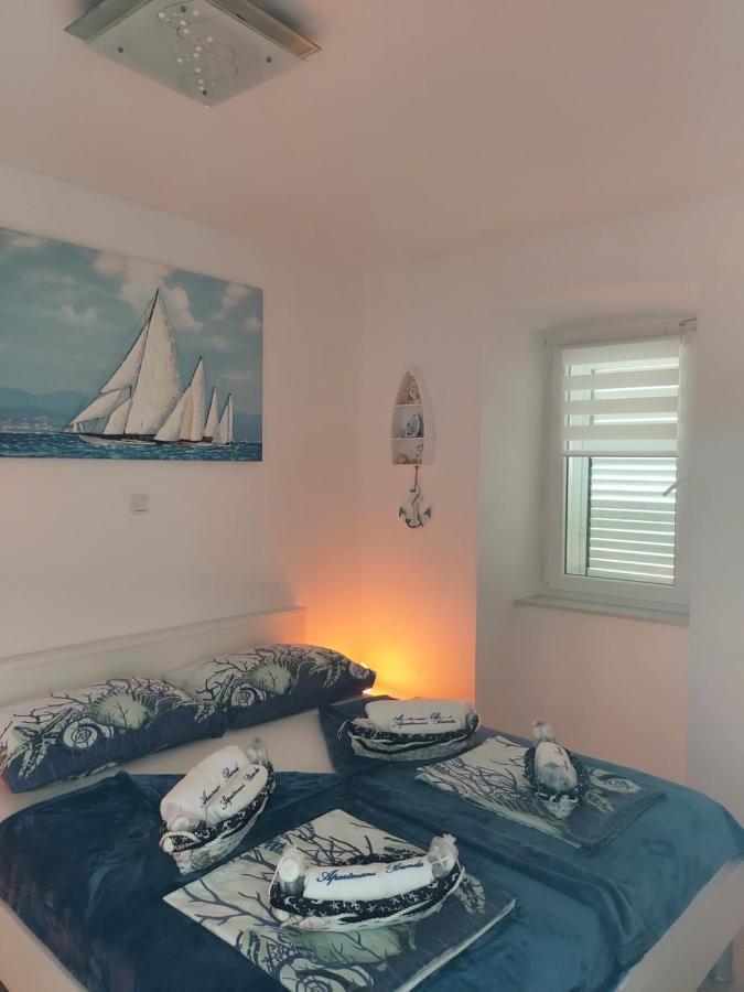 Apartmant Bionda Novi Vinodolski, Cozy And Nice Apartment For 4 People In The City Center Buitenkant foto