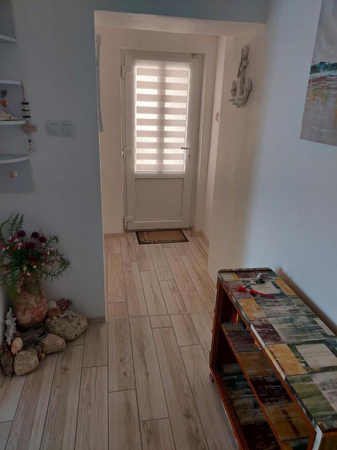 Apartmant Bionda Novi Vinodolski, Cozy And Nice Apartment For 4 People In The City Center Buitenkant foto