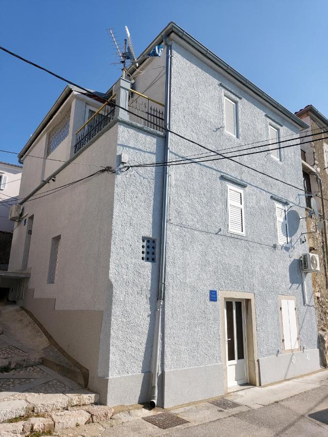 Apartmant Bionda Novi Vinodolski, Cozy And Nice Apartment For 4 People In The City Center Buitenkant foto